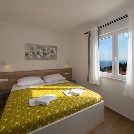 Apartment Mare Krvavica Eksteriør billede