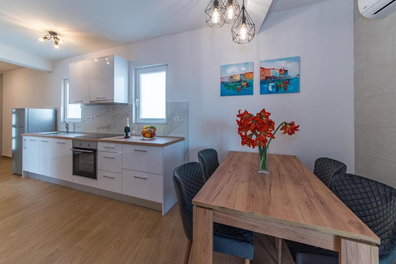 Apartment Mare Krvavica Eksteriør billede